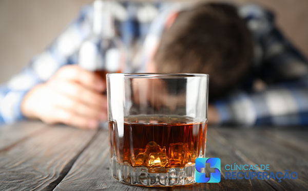Alcoolismo - Clínica de Reabilitação para Alcoólatras de São Pedro da Aldeia - RJ Alcoolismo - Clínica de Reabilitação para Alcoólatras de São Pedro da Aldeia - RJ