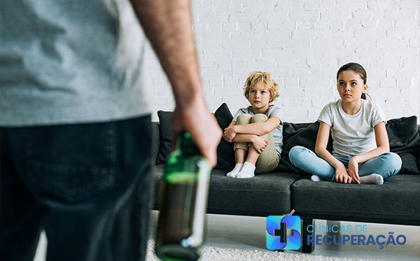 Alcoolismo Destrói a Família - Busque Clínica de Recuperação em São Pedro da Aldeia - RJ Alcoolismo Destrói a Família - Busque Clínica de Recuperação em São Pedro da Aldeia - RJ